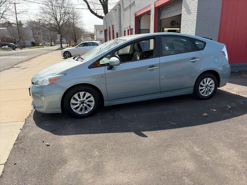 Toyota Prius Plug-In 2014
