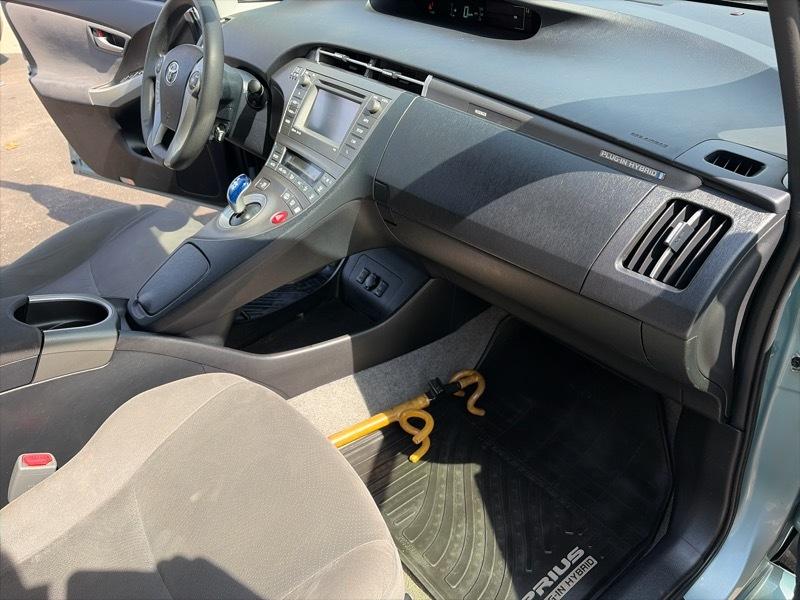 Toyota Prius Plug-In 2014