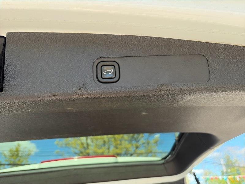 Chevrolet Tahoe LT 4WD 2011