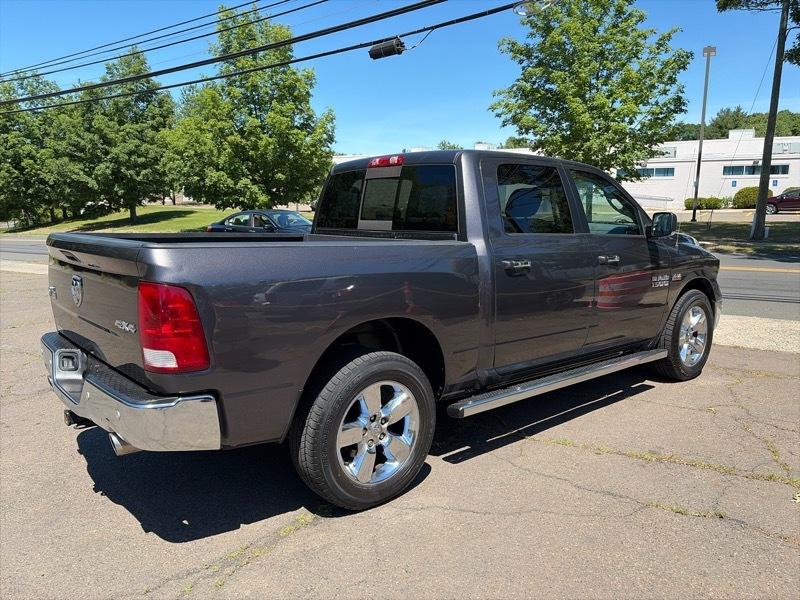 RAM 1500 Big Horn Quad Cab 4WD SWB 2016