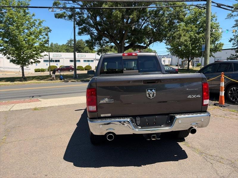 RAM 1500 Big Horn Quad Cab 4WD SWB 2016