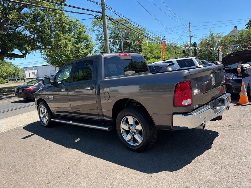 RAM 1500 Big Horn Quad Cab 4WD SWB 2016
