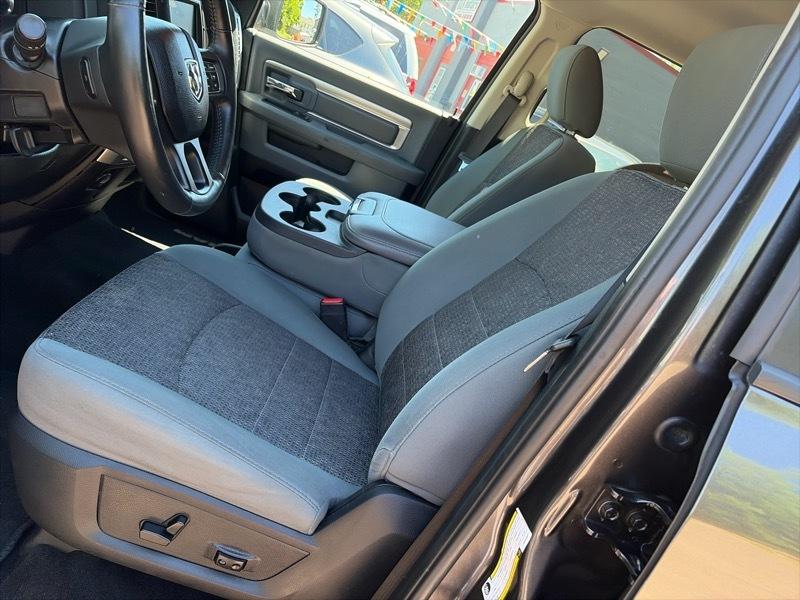 RAM 1500 Big Horn Quad Cab 4WD SWB 2016