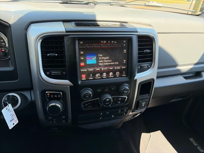 RAM 1500 Big Horn Quad Cab 4WD SWB 2016