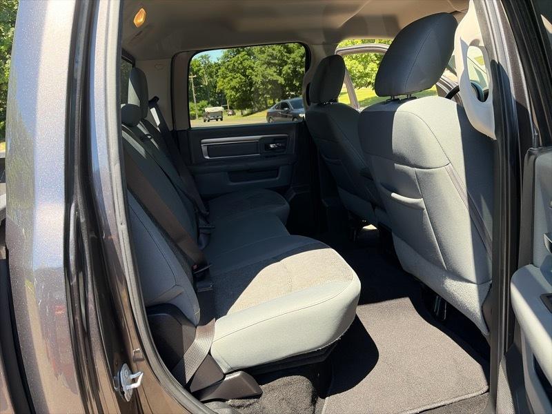 RAM 1500 Big Horn Quad Cab 4WD SWB 2016