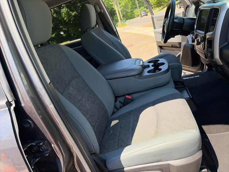 RAM 1500 Big Horn Quad Cab 4WD SWB 2016