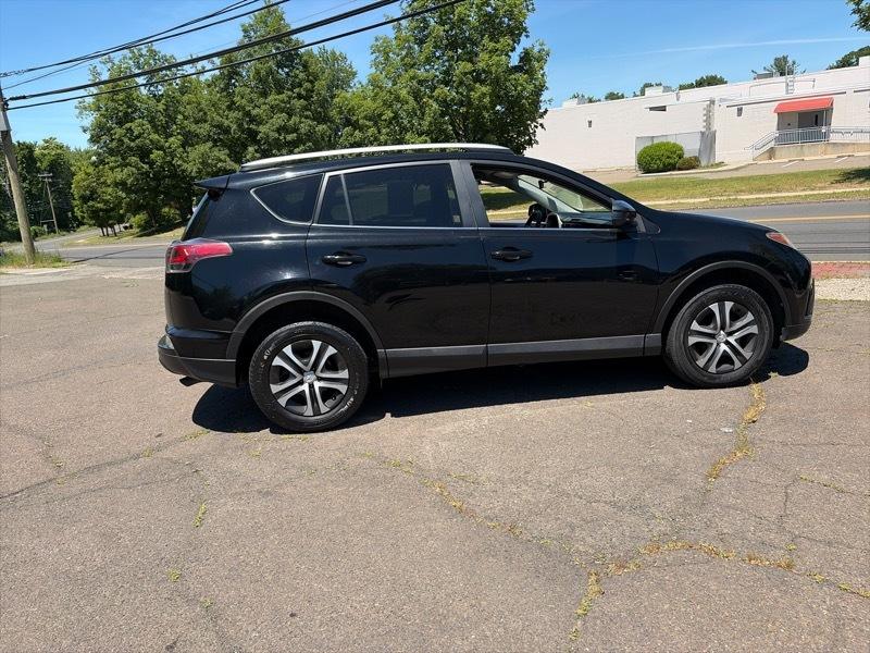 Toyota RAV4 LE AWD 2016