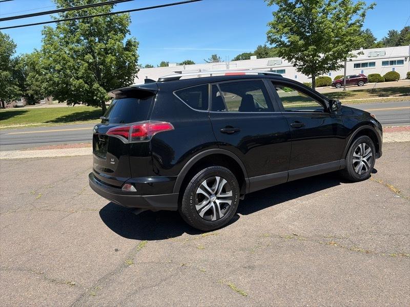 Toyota RAV4 LE AWD 2016