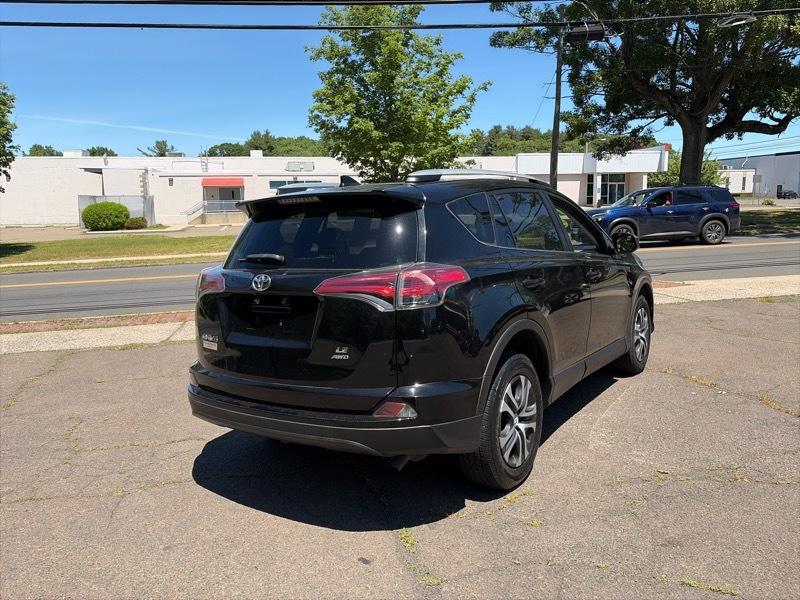 Toyota RAV4 LE AWD 2016