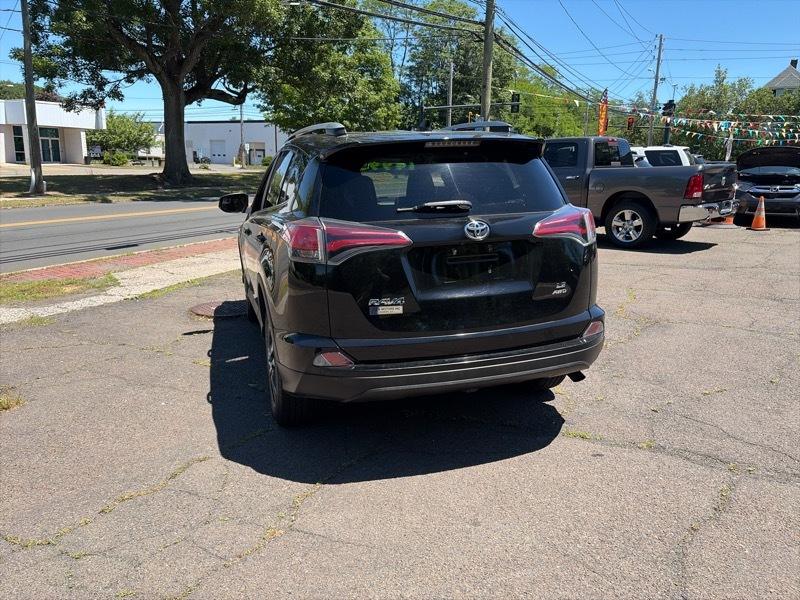 Toyota RAV4 LE AWD 2016