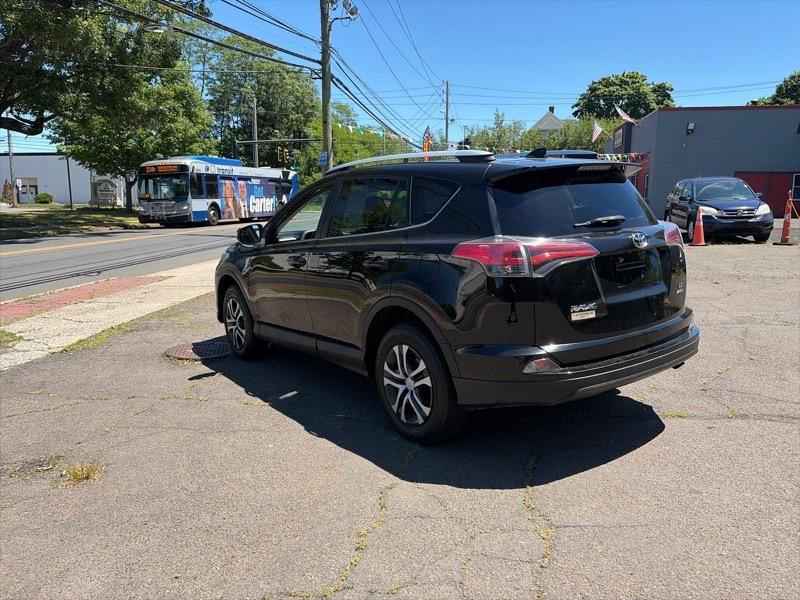 Toyota RAV4 LE AWD 2016