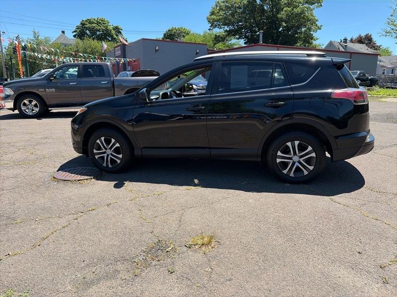 Toyota RAV4 LE AWD 2016