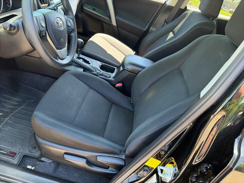 Toyota RAV4 LE AWD 2016