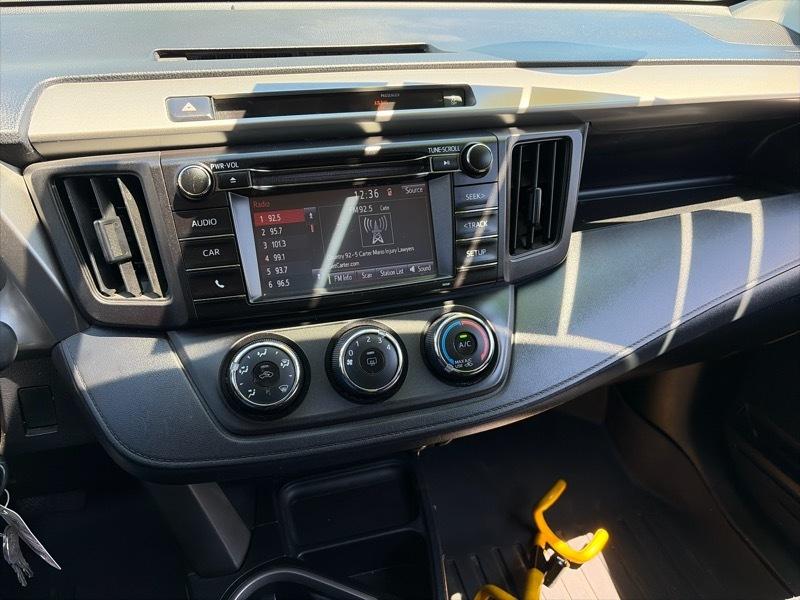 Toyota RAV4 LE AWD 2016