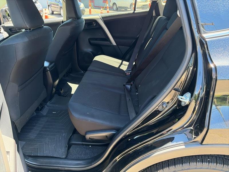 Toyota RAV4 LE AWD 2016