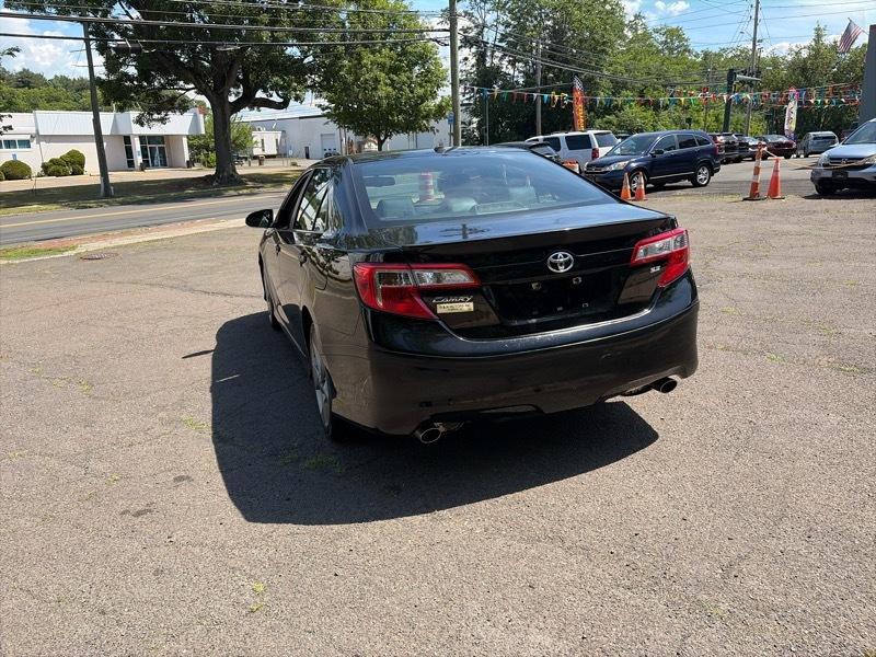 Toyota Camry SE 4D Sedan 2012