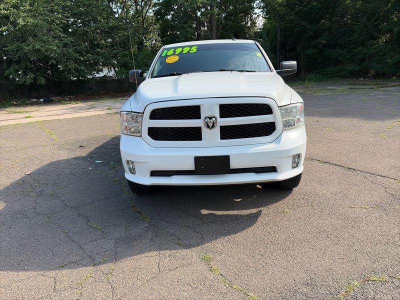 RAM 1500 4WD Crew Cab 140.5" Express 2016