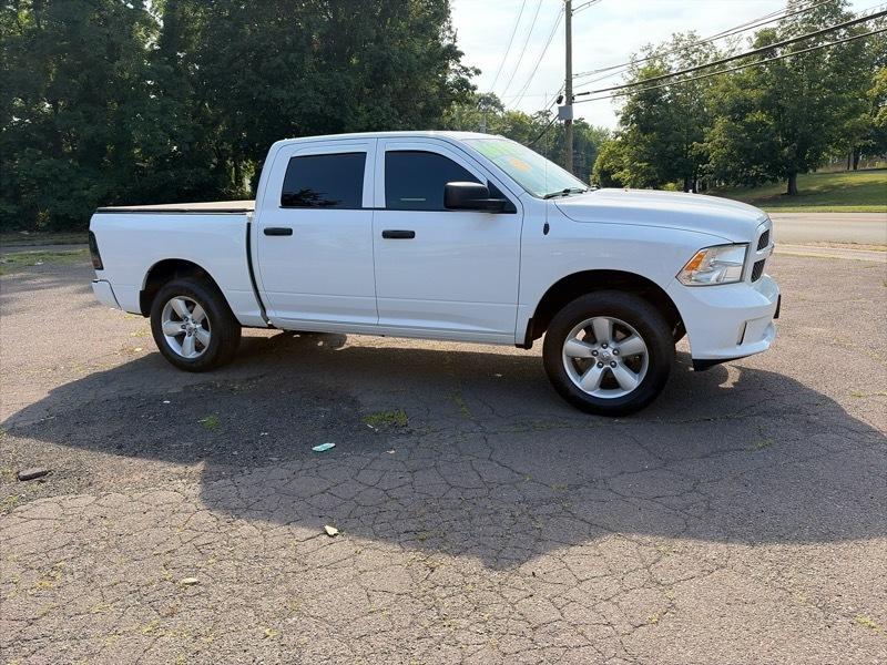 RAM 1500 4WD Crew Cab 140.5" Express 2016