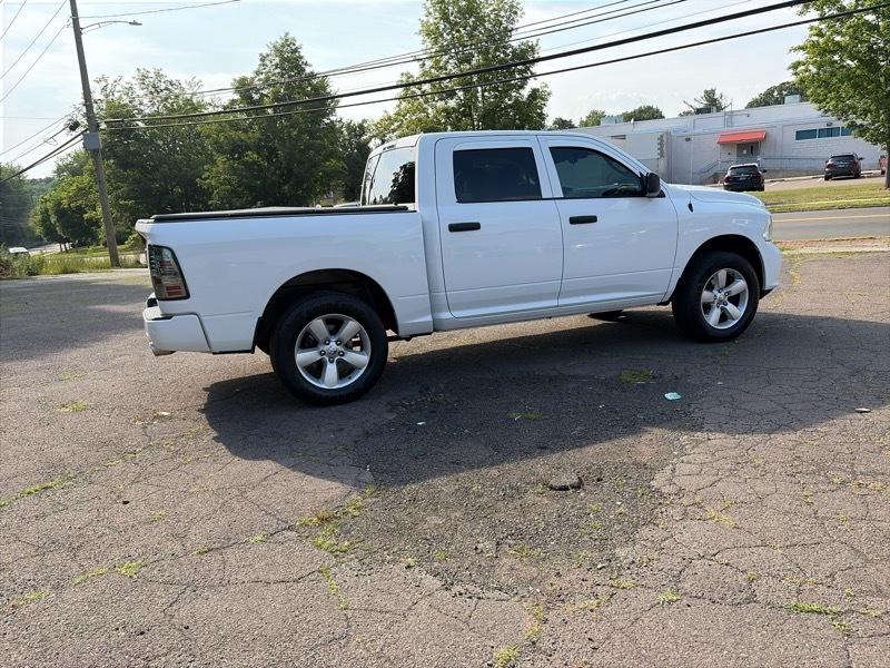 RAM 1500 4WD Crew Cab 140.5" Express 2016