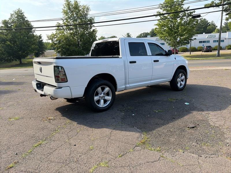 RAM 1500 4WD Crew Cab 140.5" Express 2016