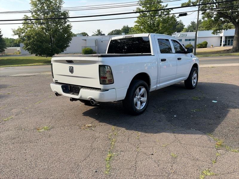 RAM 1500 4WD Crew Cab 140.5" Express 2016