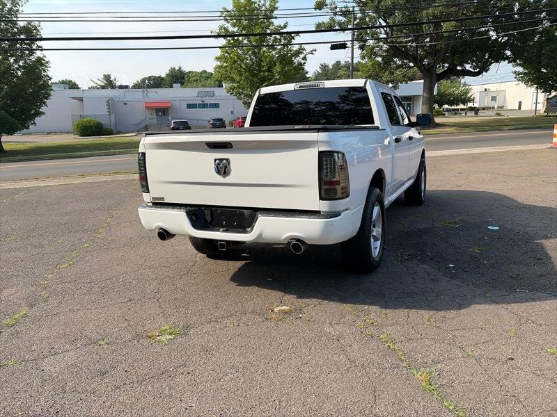 RAM 1500 4WD Crew Cab 140.5" Express 2016