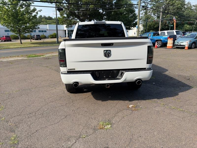 RAM 1500 4WD Crew Cab 140.5" Express 2016