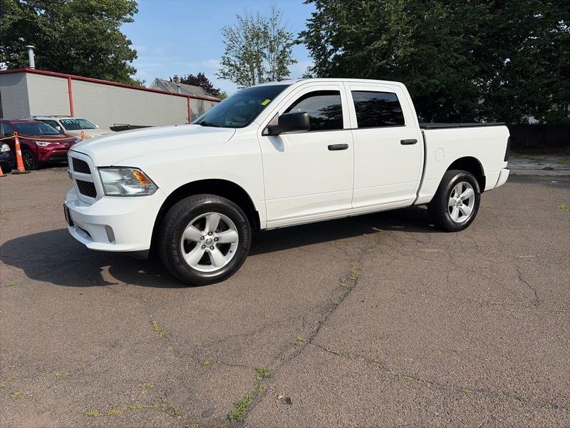RAM 1500 4WD Crew Cab 140.5" Express 2016