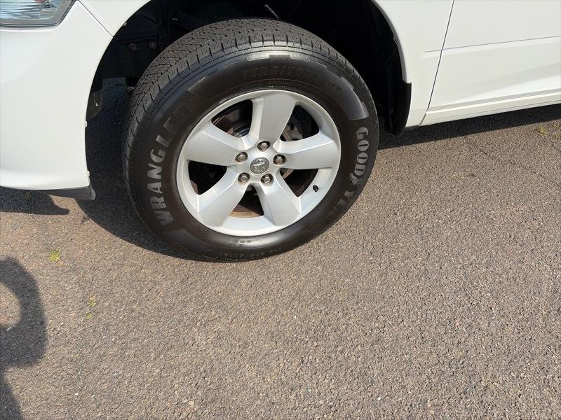 RAM 1500 4WD Crew Cab 140.5" Express 2016
