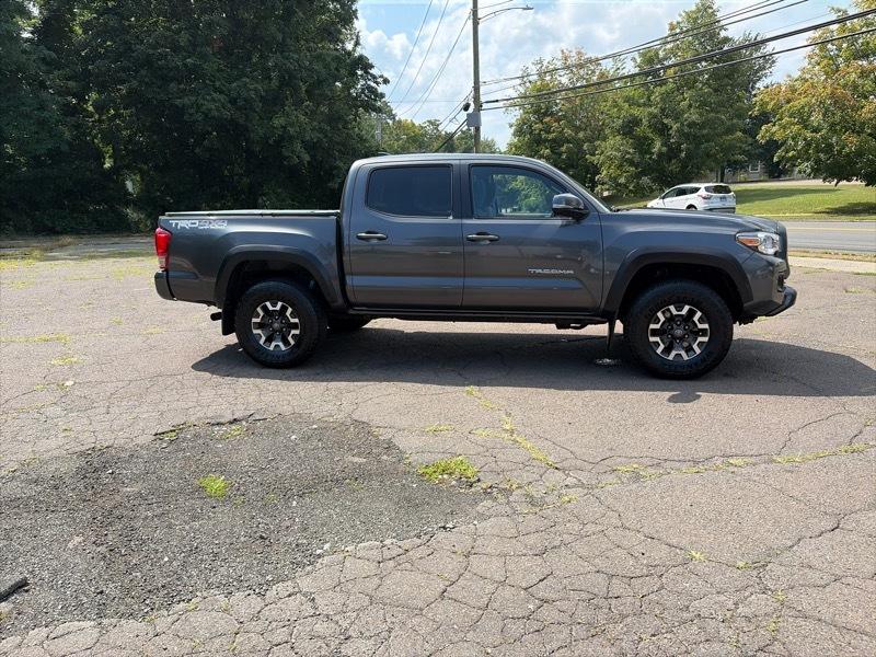 Toyota Tacoma  2017