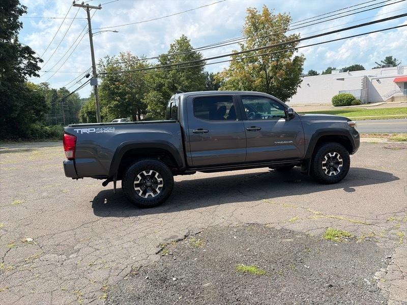 Toyota Tacoma  2017