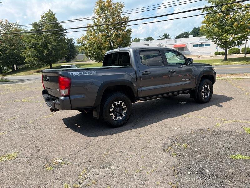 Toyota Tacoma  2017