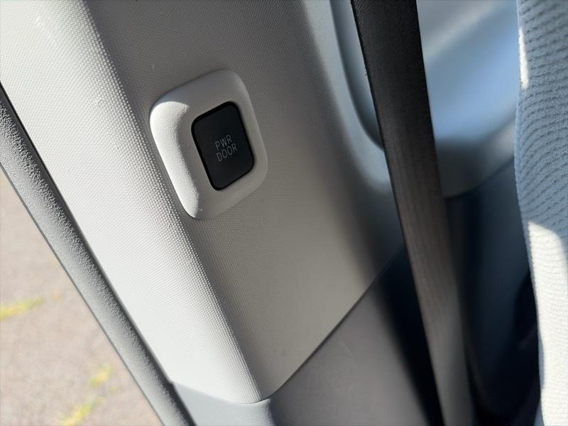 Toyota Sienna LE FWD 8-Passenger V6 2013