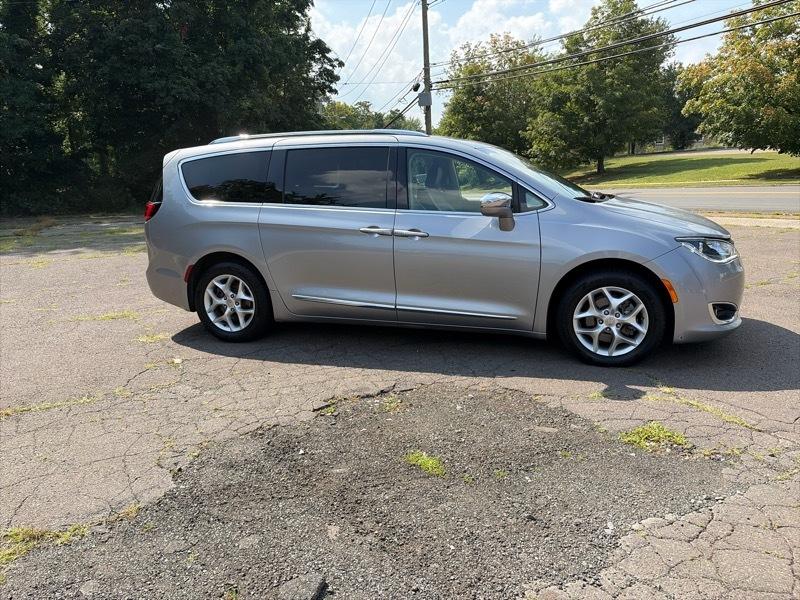 Chrysler Pacifica Limited 2020