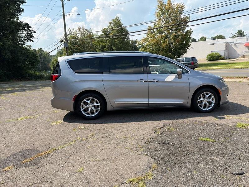 Chrysler Pacifica Limited 2020