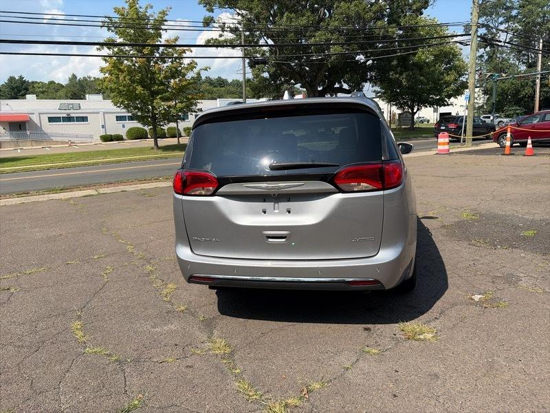 Chrysler Pacifica Limited 2020