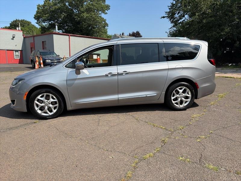 Chrysler Pacifica Limited 2020