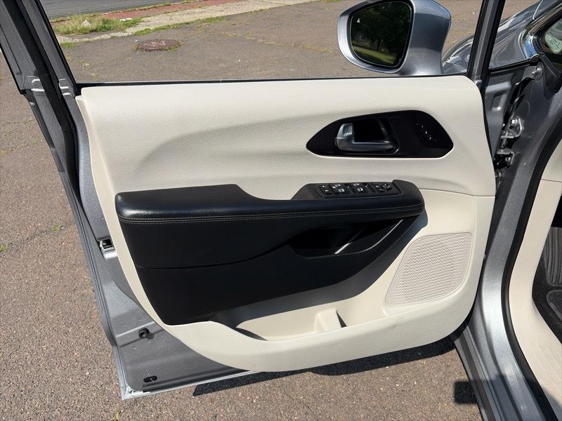 Chrysler Pacifica Limited 2020