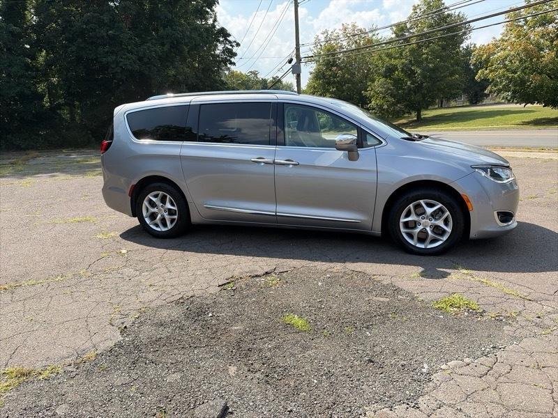 Chrysler Pacifica Limited 2020