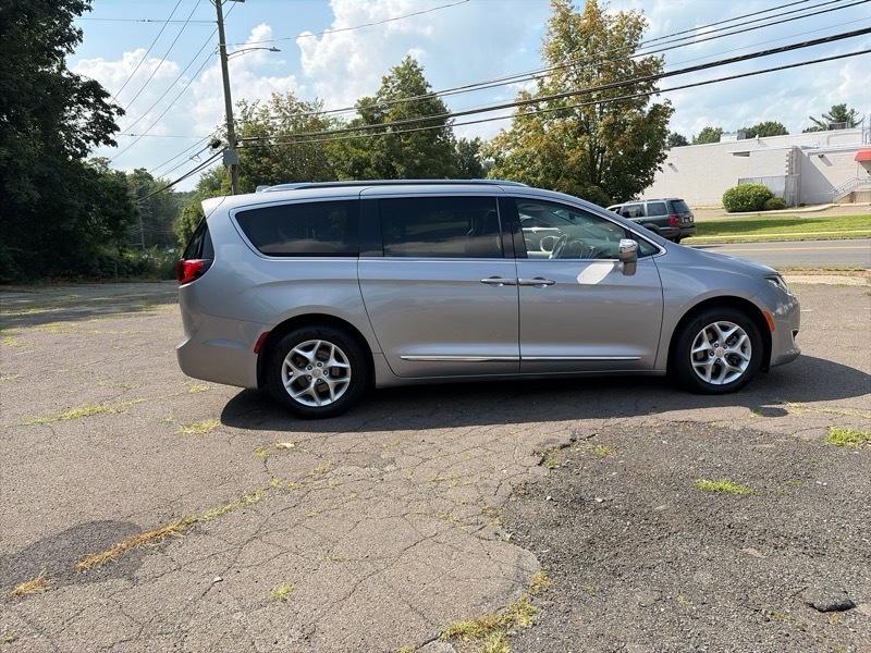 Chrysler Pacifica Limited 2020