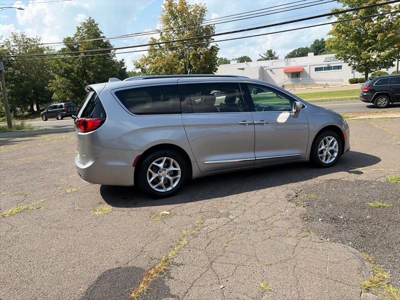 Chrysler Pacifica Limited 2020