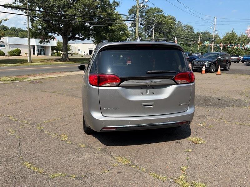 Chrysler Pacifica Limited 2020