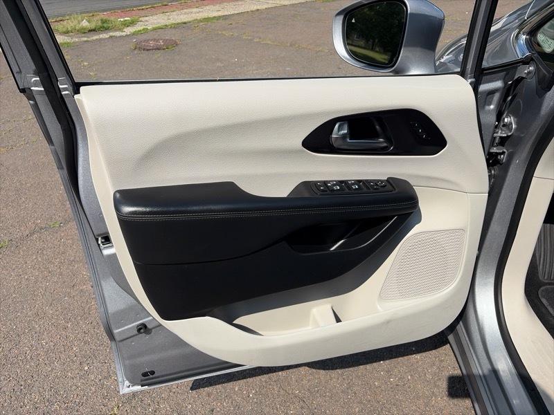 Chrysler Pacifica Limited 2020