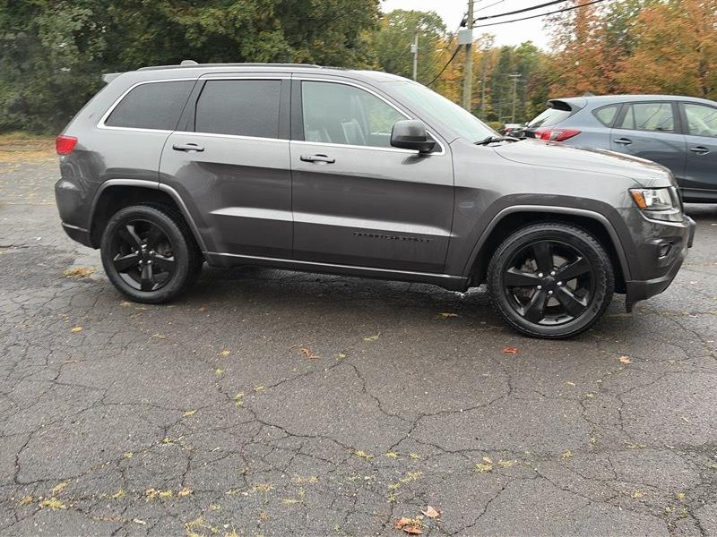 Jeep Grand Cherokee Laredo 4WD 2015