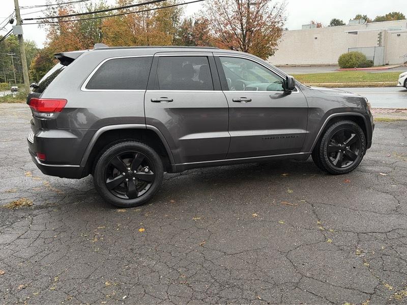 Jeep Grand Cherokee Laredo 4WD 2015