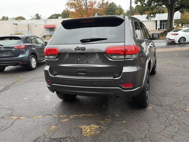 Jeep Grand Cherokee Laredo 4WD 2015