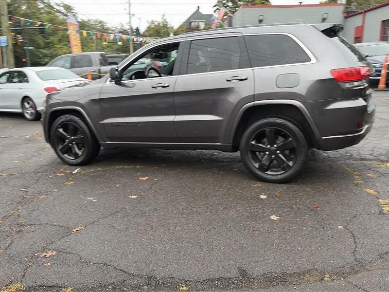 Jeep Grand Cherokee Laredo 4WD 2015