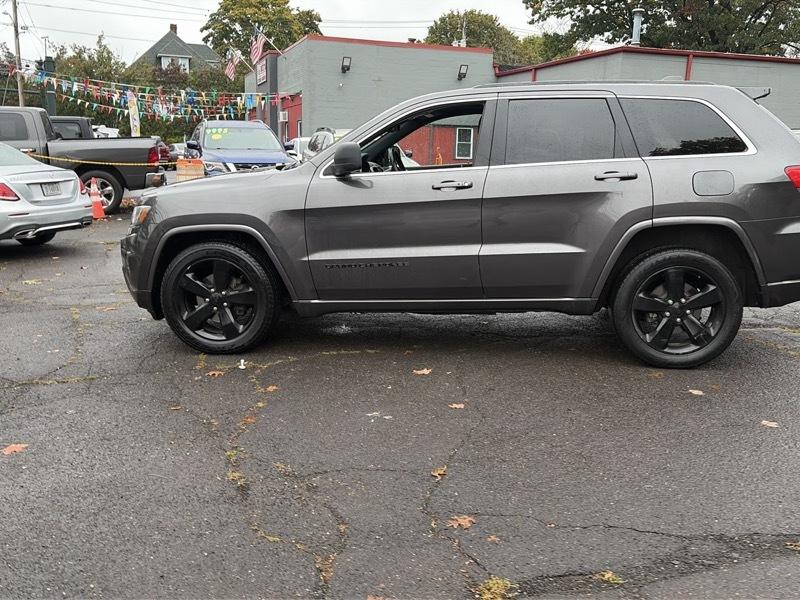 Jeep Grand Cherokee Laredo 4WD 2015