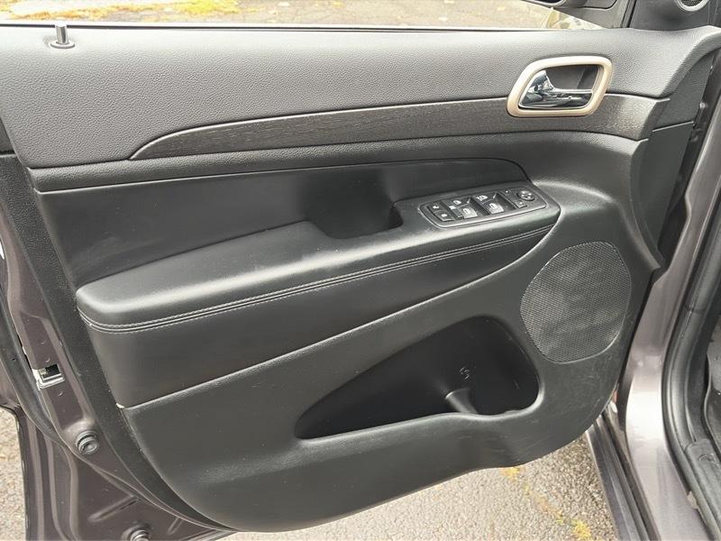 Jeep Grand Cherokee Laredo 4WD 2015