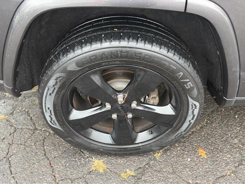 Jeep Grand Cherokee Laredo 4WD 2015